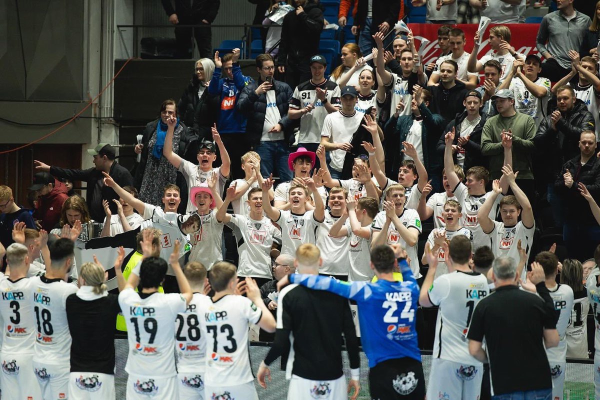 Þökkum Haukum og Hersveitinni fyrir leikinn í kvöld. Þeir lengi lifi.

Sjáumst á laugardaginn.