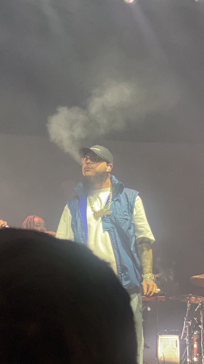 dizzle_tr's tweet photo. Saw my fave rapper evaaa @PotterPayper & if you have taste you’ll be streaming #ThanksForHating 🧚🏾♀️ https://t.co/mgQ9TeSdDn