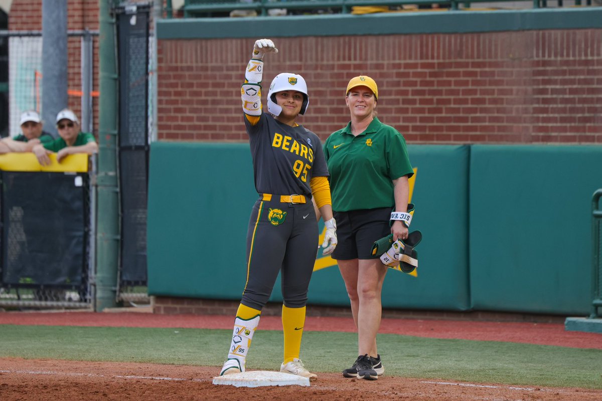 Baylor Softball tweet media