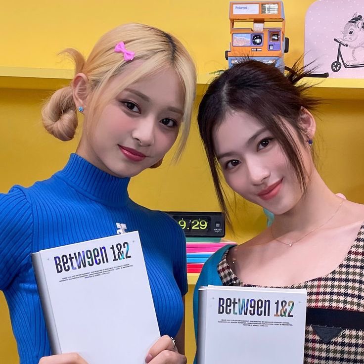 wabiville's tweet image. do you think mayu biases satzu bc she knows she looks like their lovechild