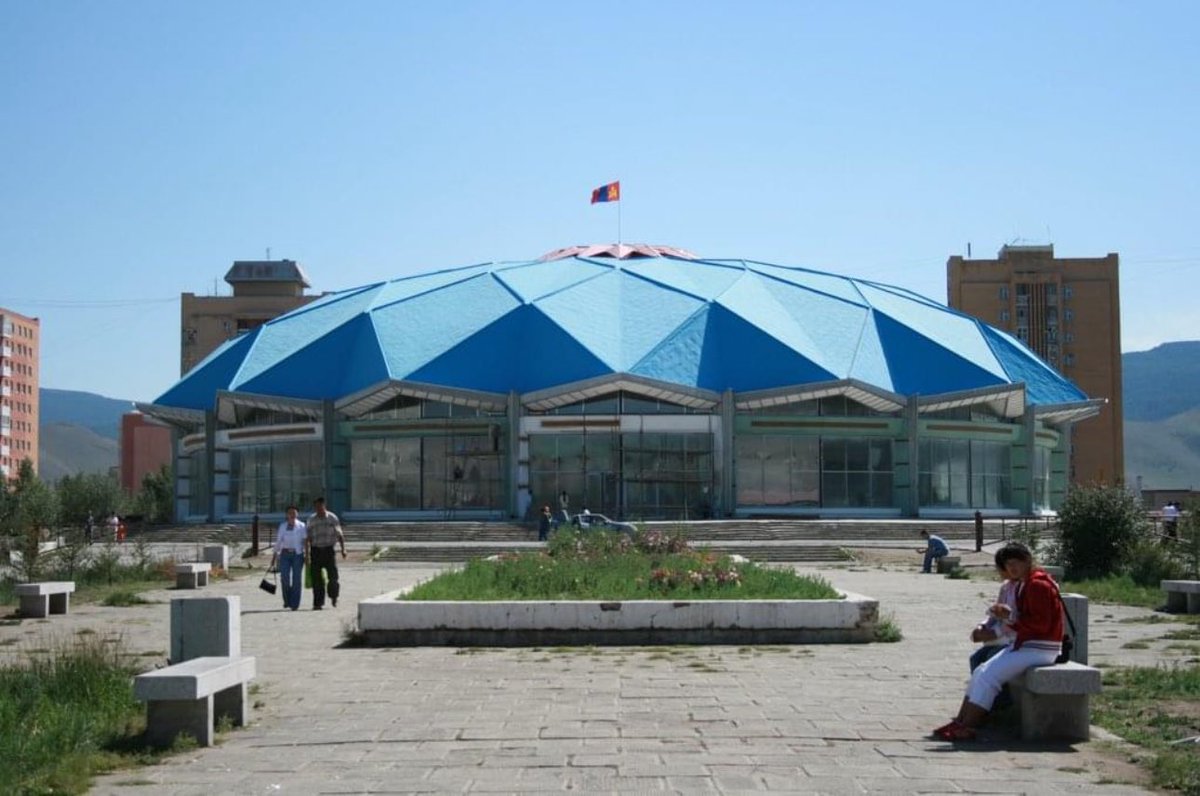 Аса цирк боллоо гэж байхад төрсөн хүүхэд цирк үзэж амжихгүй цэрэгт явж байна.Арай л юм даа Аса ацаа.
😡😡😡⁉️⁉️⁉️