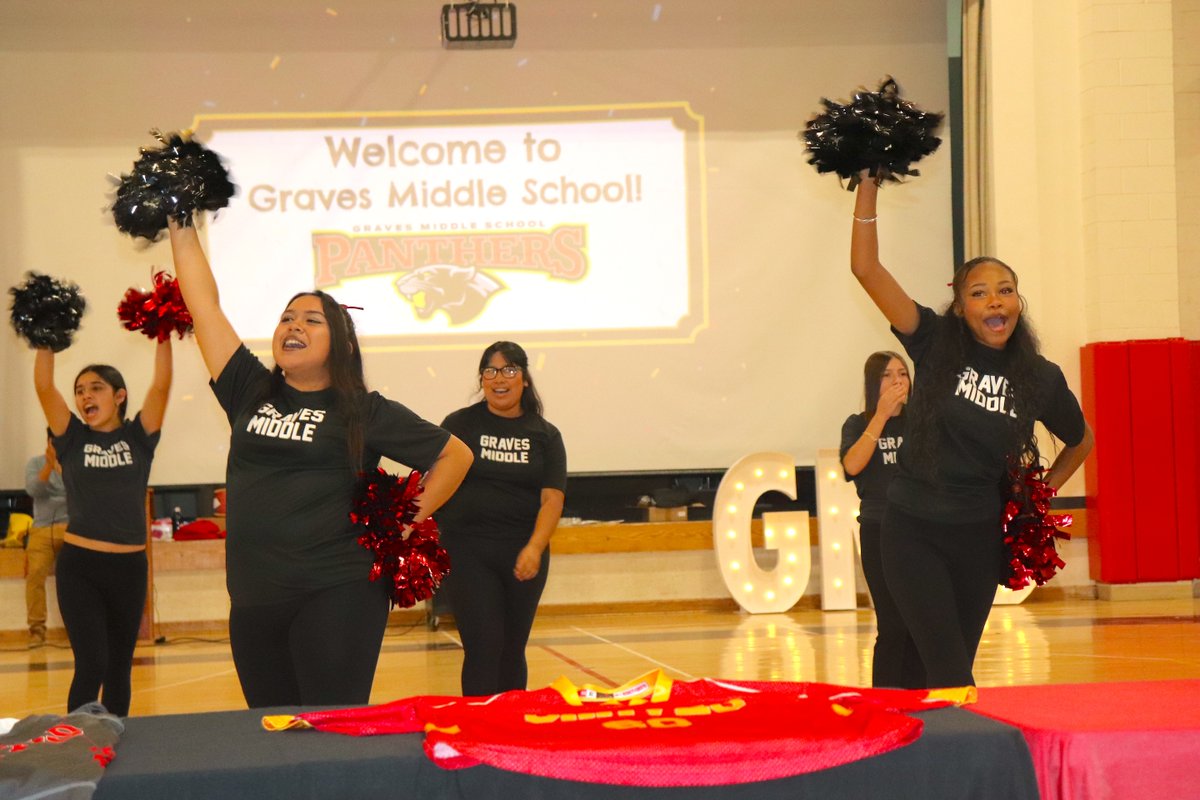 SouthWhittierSD's tweet photo. SWSD sixth-grade students visited Graves Middle School on Thursday, February 22, in preparation for entering middle school and to get a glimpse of what being a GMS Panther is all about.

Read about their visit here:
https://t.co/XCCpLhYVCc

#swsd #successforeverystudent https://t.co/vgaAV0HjQ4