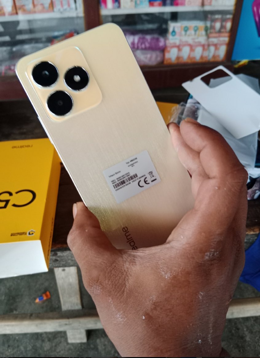 Media Sosial tweet media