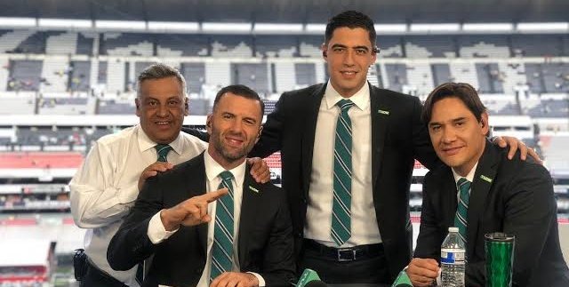 SomosCruz_Azul's tweet photo. #CruzAzul

¿Por dónde verán el partido entre Santos y Cruz Azul? Martín Anselmi y compañía buscarán el liderato general.

● Televisa ❤️

● TV Azteca 🔁 https://t.co/evA6qks8cg