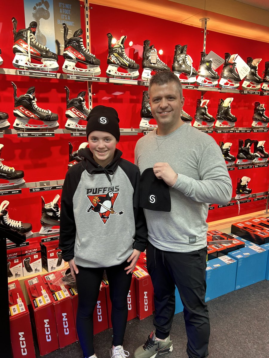 Thank you <a href="/NlSportsCraft/">Doug Crocker</a> for these awesome toques!! Congrats Puffins on being chosen as the Sportscraft Playoff Team of the Week <a href="/DJHLnews/">@djhlnews</a> ❤️🔥🏒