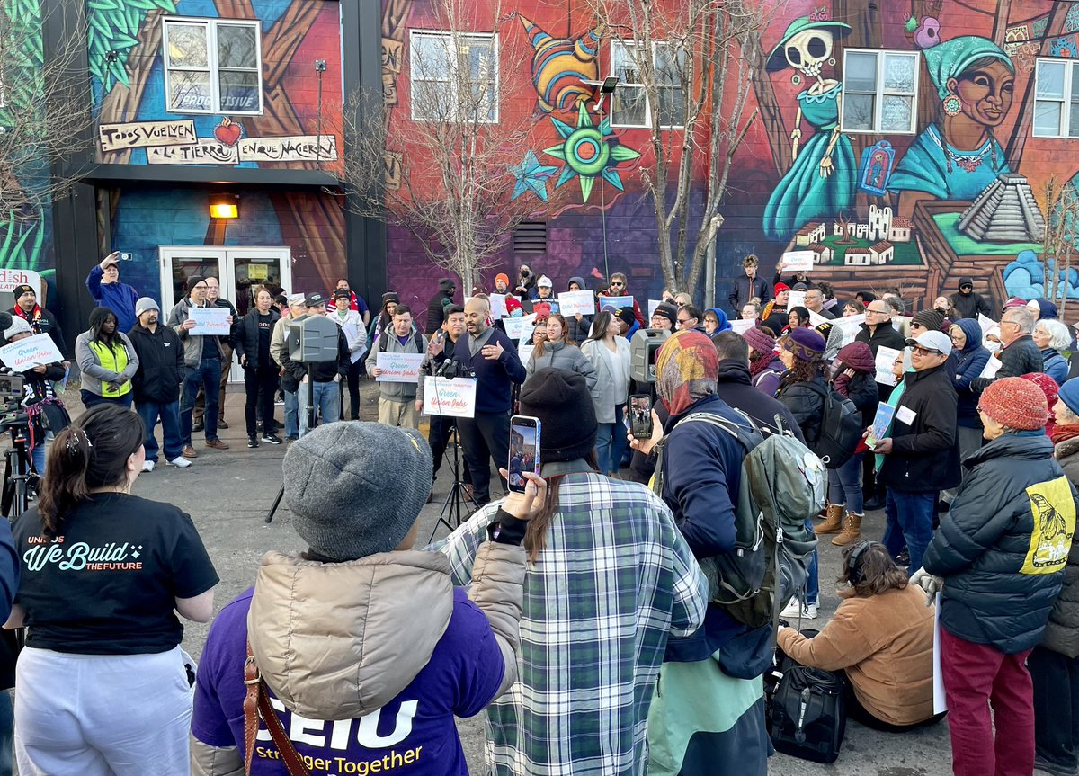 Here with @UnidosMN @ISAIAHMN @SEIU26 - For the future we deserve, Minneapolis needs a city-coordinated plan for ⚡️ Clean energy in every house & apartment 💪🏼 Union jobs for every community 🌞 Clean air for every resident, no exceptions We can do this!!! #WinTogetherMN