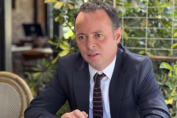 [EXCLUSIVO] Nuevo candidato entra en carrera por la alcaldía de Colina. Nicolás Pavez, exgobernador de la provincia de Chacabuco: "vuelvo a la política local con la sensación de que las cosas no están bien".
chicureohoy.cl/panoramas/excl…