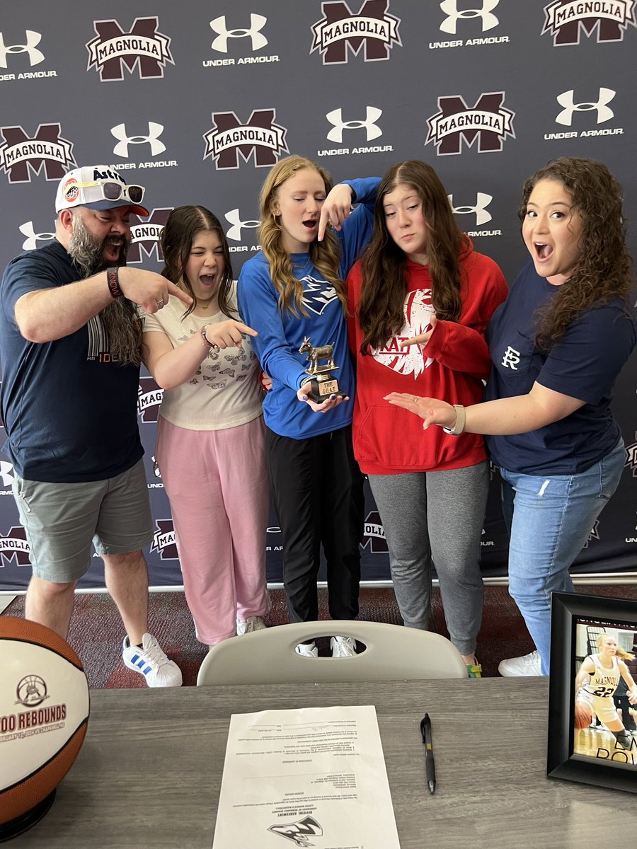jrowan25's tweet photo. So grateful for every past day and those to come. Congratulations @EmmaRowan9 you’ve worked so hard. The best is yet to come. https://t.co/gp91nl0VkX