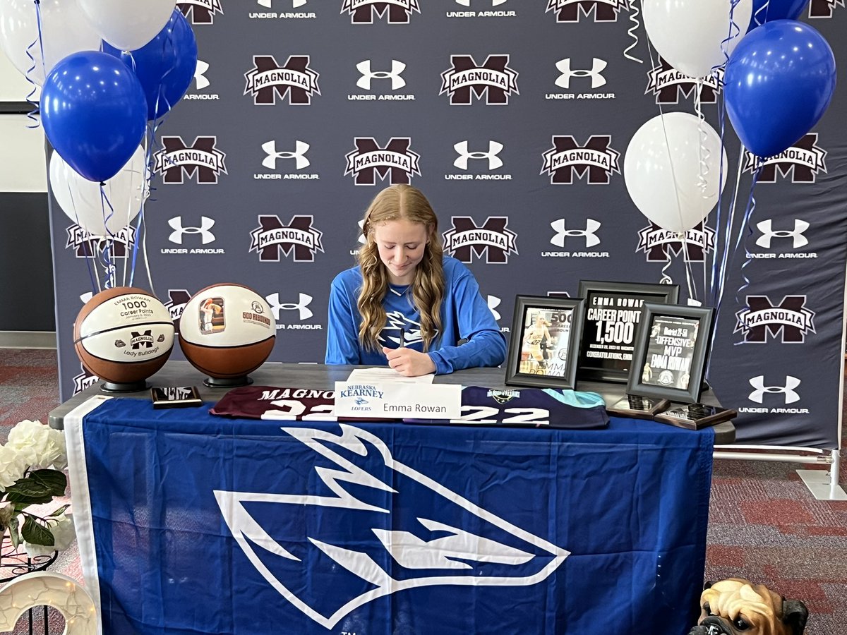 jrowan25's tweet photo. So grateful for every past day and those to come. Congratulations @EmmaRowan9 you’ve worked so hard. The best is yet to come. https://t.co/gp91nl0VkX
