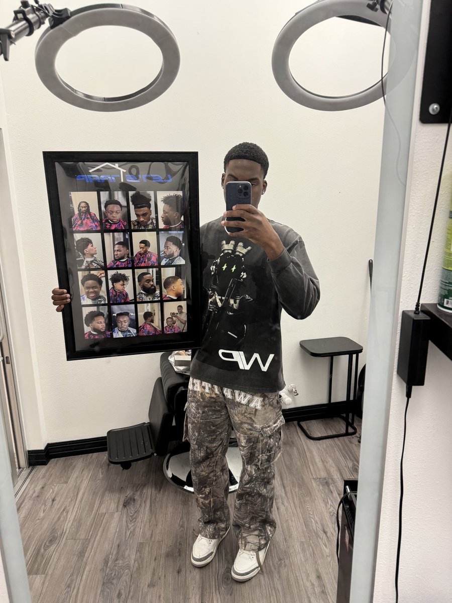 hollywood_olu's tweet photo. my brother gifted me my own https://t.co/2XLxAX2Srz