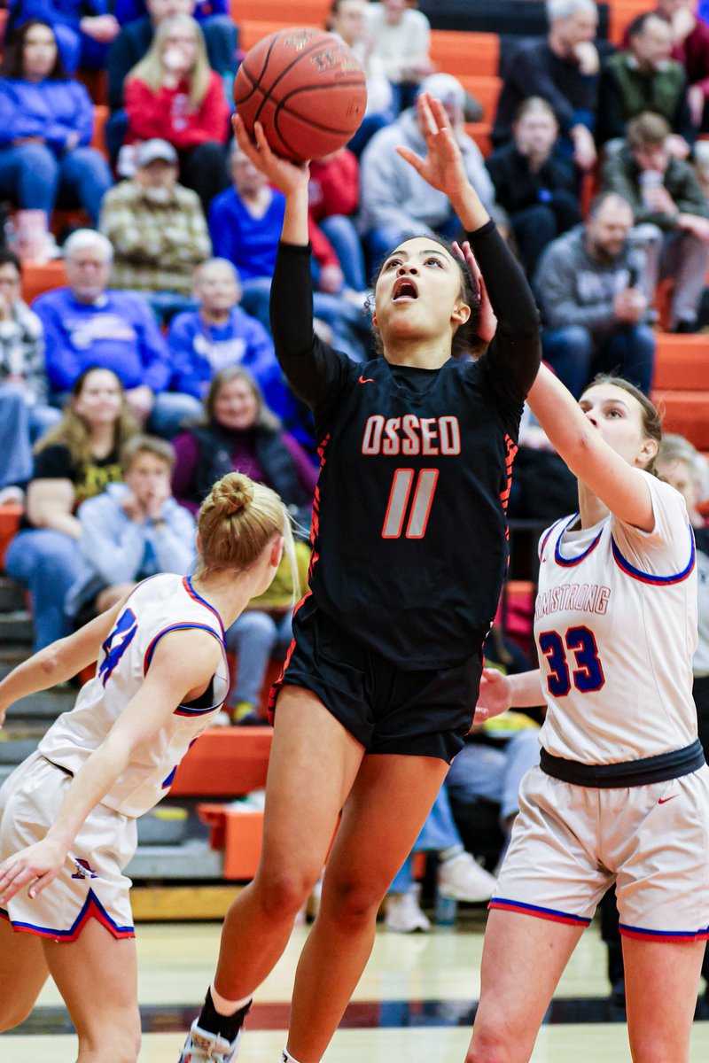 OsseoSports's tweet photo. Osseo Girls Basketball senior night photos @OsseoGirlsHoops  Photos at https://t.co/3GZCpTJI8E https://t.co/4l0yjwNlWY