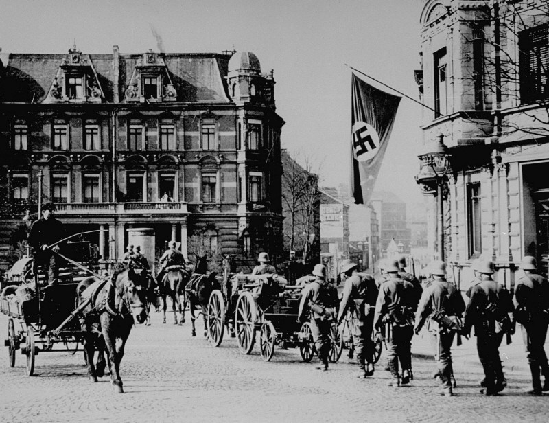mariobianchi18's tweet photo. Il #7marzo 1936 le truppe tedesche, violando il Trattato di Versailles, invadono la #Renania senza incontrare resistenza. L'occupazione della regione demilitarizzata, tra Francia e Germania, è la prima azione militare dell'esercito tedesco oltre confine da quando governa #Hitler. https://t.co/5kkIAkApnU
