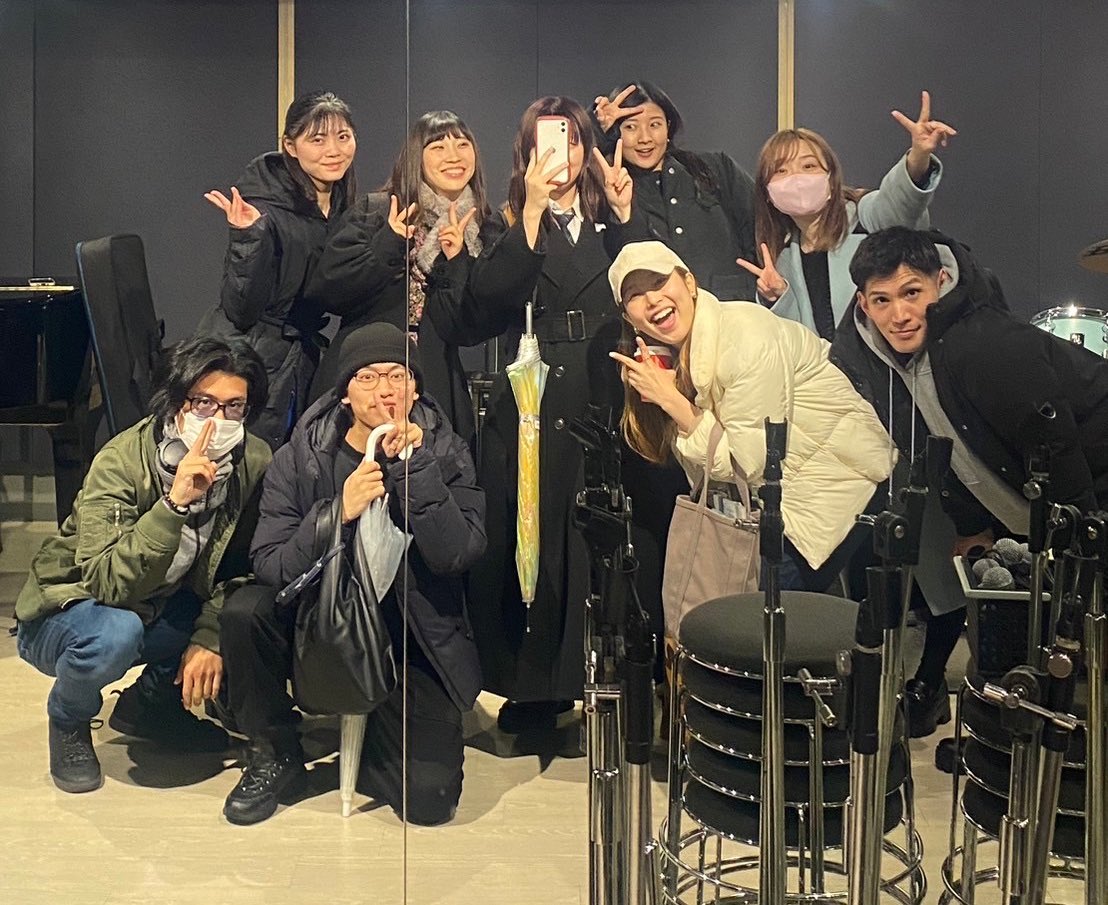 MitsuokaAkari's tweet photo. Rolling! Vol.4『S-raps: 学校へ行こう！』

いよいよ本日です！！🏫
若々しくフレッシュにお届けするため、朝からむくみ取りを頑張っておりました💆🏼‍♀️

エネルギー爆発系の皆様とお届けします！
元気が出るライブになると思いますので是非✨
飛び込みもお待ちしております！！ https://t.co/k6qHJHKEoI