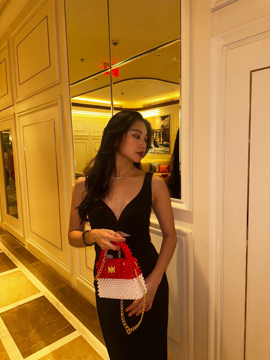 Miss Indonesia tweet media