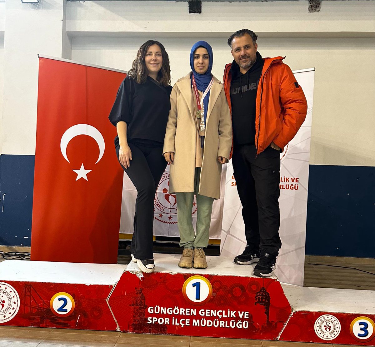 Okulumuz öğrencisi Sibel Aymandir Okul Sporları Özel Sporcular Müsabakalarında 50 metre serbest stil yüzme müsabakasında birinci olarak bizleri gururlandırdı. Öğrenci ve öğretmenlerimize teşekkür ediyoruz. <a href="/Tuzlamem/">Tuzla İlçe Milli Eğitim Müdürlüğü</a> <a href="/istmem_oer/">İstanbul İl Özel Eğitim ve Rehberlik Hizmetleri</a> <a href="/MebOrgm/">Özel Eğitim ve Rehberlik Hiz. Genel Müdürlüğü</a>