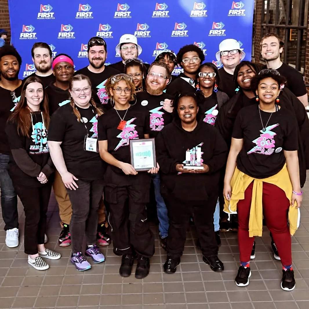 FRC6721's tweet photo. What an amazing Day Two of the Mishawaka District Event! We were honored to be presented the Gracious Professionalism Award for our work to help other teams and build community! #morethanrobots #finfam #INMIS @FIRSTINRobotics @TindleyCATAS @FRCTeams https://t.co/KakBXDXqeh
