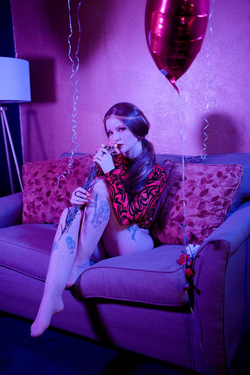 veronica01iris's tweet photo. Every girl likes some flowers😍🥰 https://t.co/EV5Jb3YdVQ