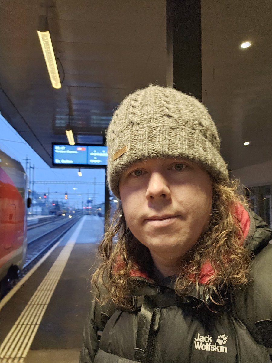 Mark Lowe tweet media