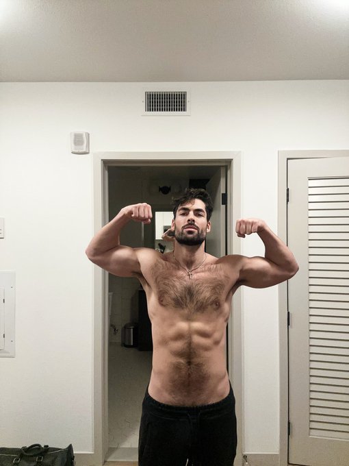 Love ❤️ https://t.co/tTX1GLYpHC