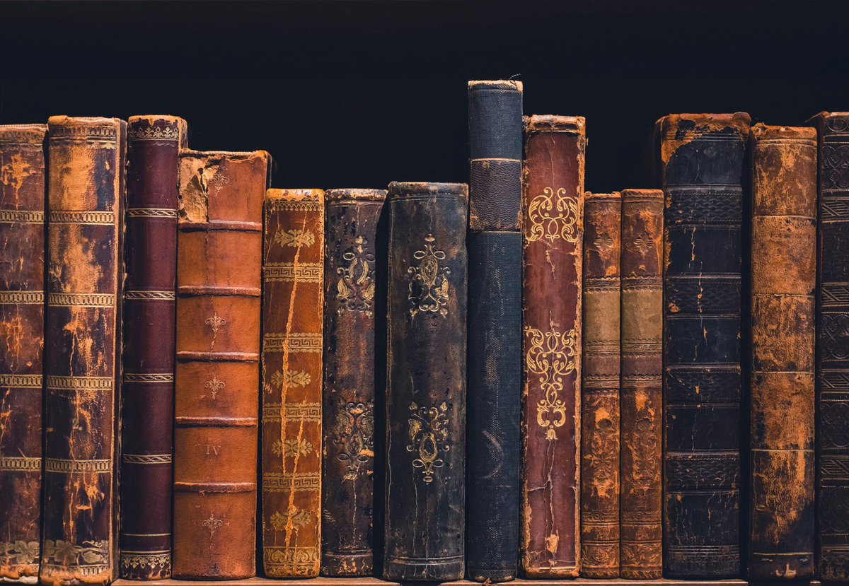 A_AMilne's tweet photo. “If you arrange your books according to their contents you are sure to get an untidy shelf. If you arrange them according to their size you get an effective wall. You know as well as I do that it furnishes your room more effectively than paint or china.” ~A.A.Milne #WorldBookDay https://t.co/NGE7GIak7J