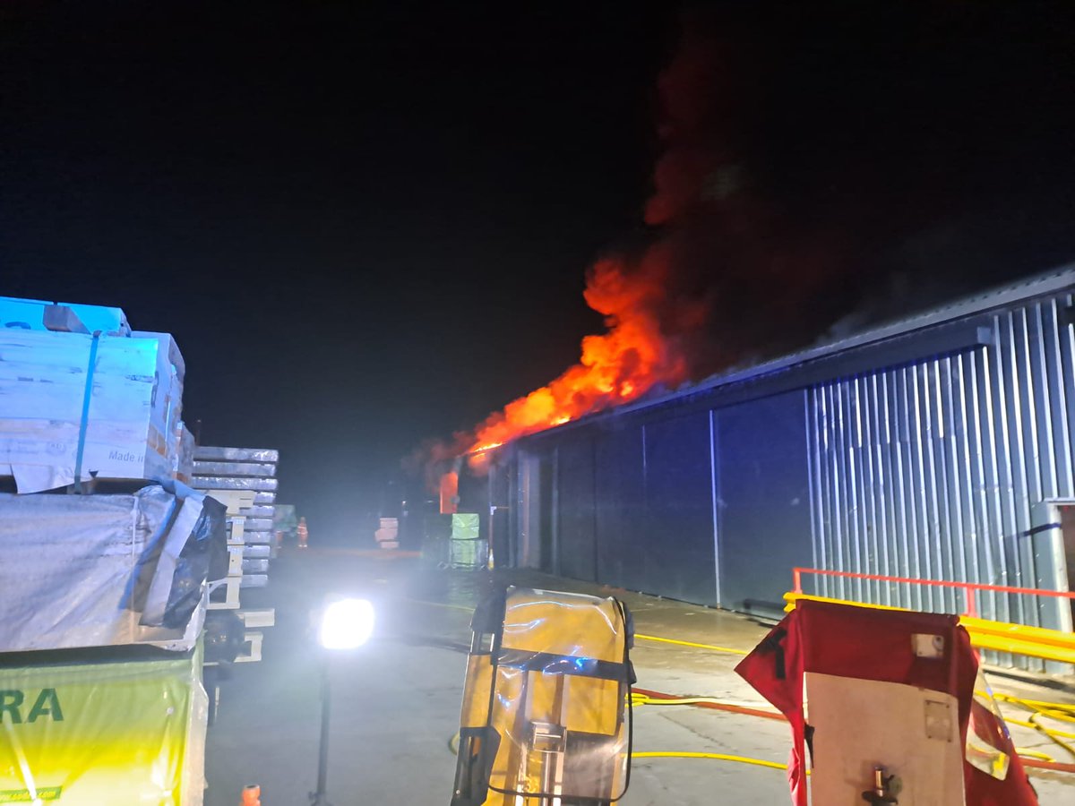 Montgomery Fire and Rescue Station (@montyfirestn) on Twitter photo 📟 03P1 mobilised this evening to assist <a href="/shropsfire/">Shropshire Fire and Rescue Service</a> at a commercial property fire near Chirbury.
As the first appliance in attendance we were faced with a biomass boiler fully alight and spreading.
Numerous appliances attended from <a href="/shropsfire/">Shropshire Fire and Rescue Service</a> & <a href="/mawwfire/">Tân CGC / MAWW Fire</a> 📟 03P1 mobilised this evening to assist <a href="/shropsfire/">Shropshire Fire and Rescue Service</a> at a commercial property fire near Chirbury.
As the first appliance in attendance we were faced with a biomass boiler fully alight and spreading.
Numerous appliances attended from <a href="/shropsfire/">Shropshire Fire and Rescue Service</a> & <a href="/mawwfire/">Tân CGC / MAWW Fire</a>