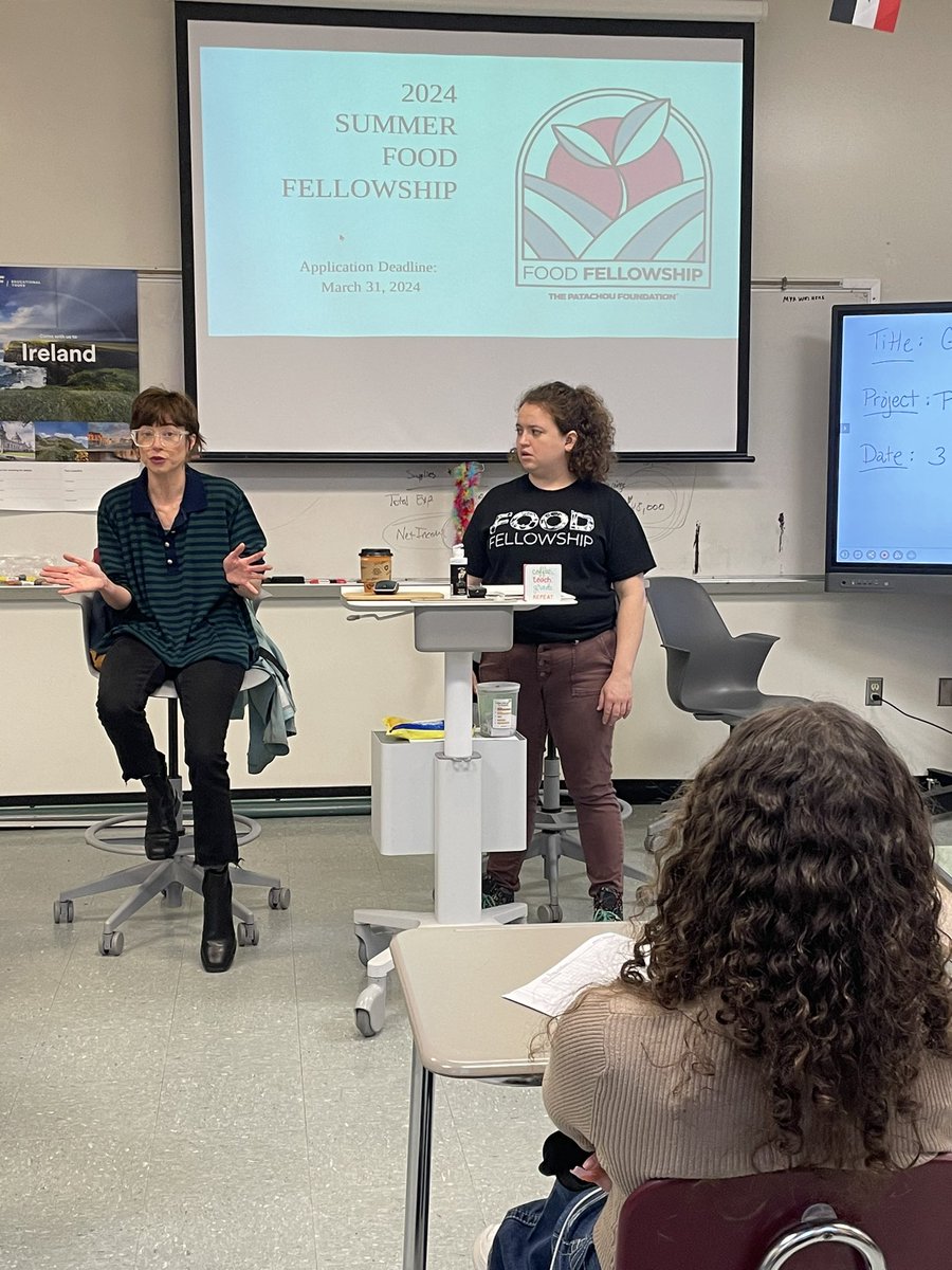 dushom's tweet photo. I didn’t just eat dirt as a kid, I’m still eating it (it can actually introduce good microbes into your gut)! 🧑🏼‍🌾
Thanks to @katefranzman &amp; Demi @Patachou501c3 for coming to @PPHSIndyNorth!
Apps for their paid, H.S. summer Food Fellowship are open: ⬇️ https://t.co/G6cJDk9BXx