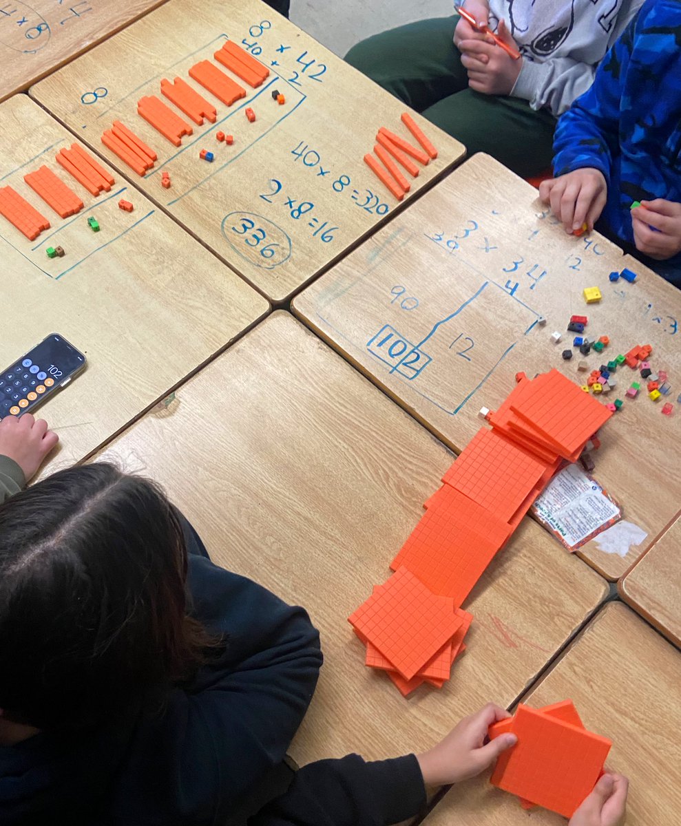 cjansseune's tweet photo. So proud of how well our class worked together to solve different multiplication questions with the #basetenblocks! #handsonlearning @KnollwoodPark1 https://t.co/UQT8nzYwjO