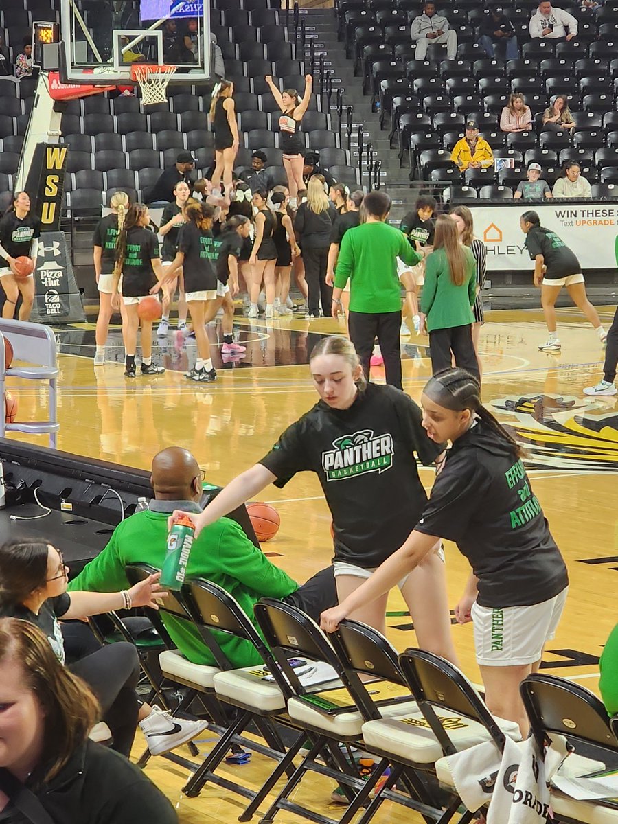 Archery_is_Life's tweet image. Lets go Derby!! #ks #state #greenismagic