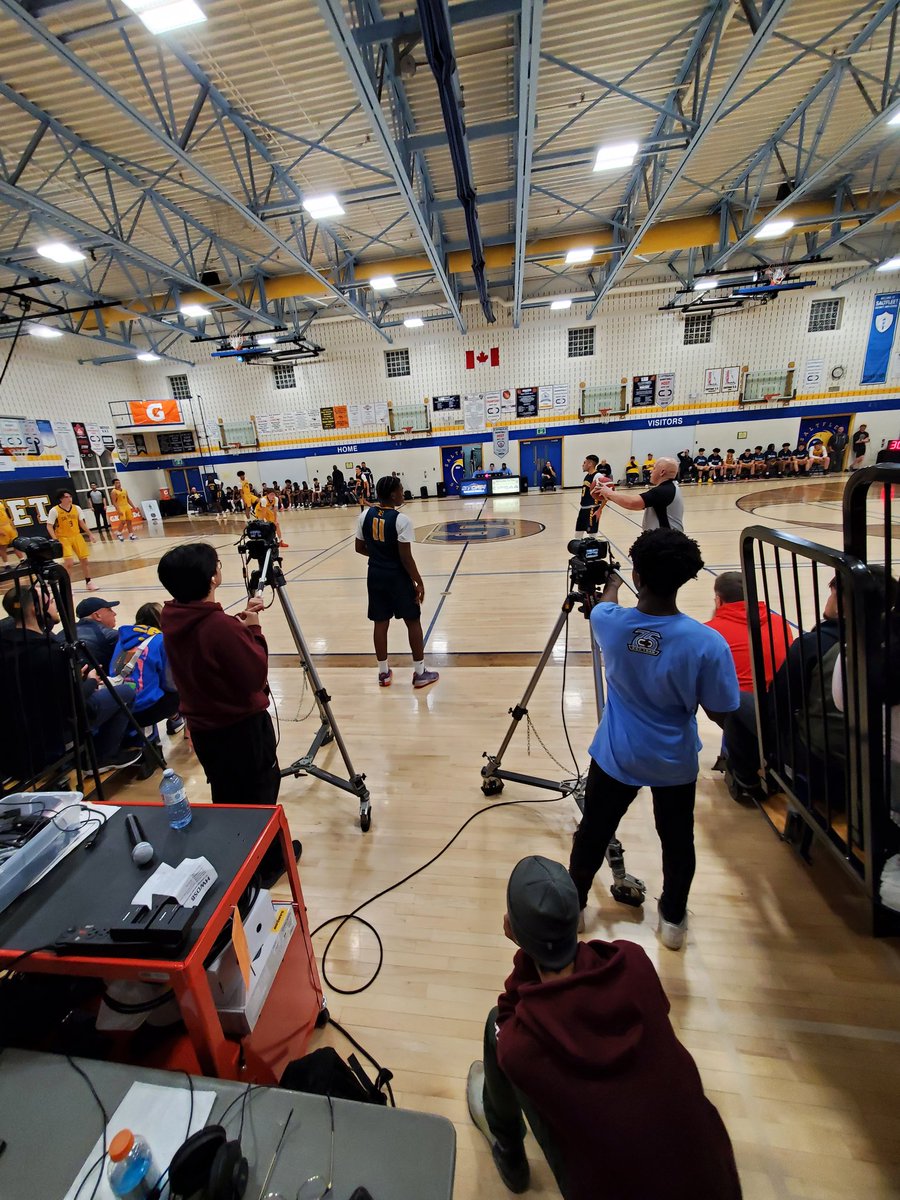CommTechSDHS's tweet image. Sold out championship game! Fantastic play! Thanks to Oakwood and Saltfleet for excitement!