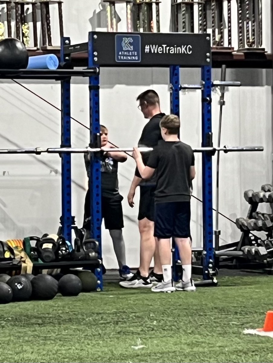 TraceyJCochran's tweet photo. Strength and speed! #KCAT @kcathlete https://t.co/gObDCzDUp8