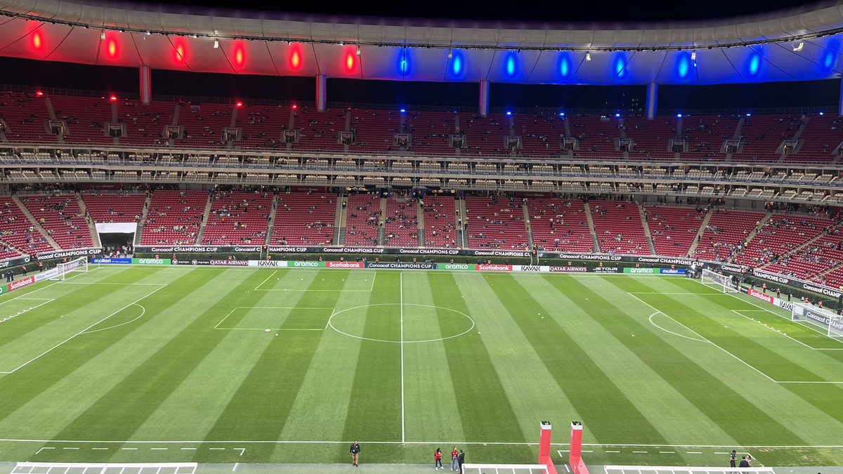 El XI del Equipo Más Grande y Popular del País 🐐🇦🇹🇲🇽

Whalley 

Mozo
Pollo
Chiquete
Mateo

Guty
Torres

Nene
Alvarado
Pocho

Marín