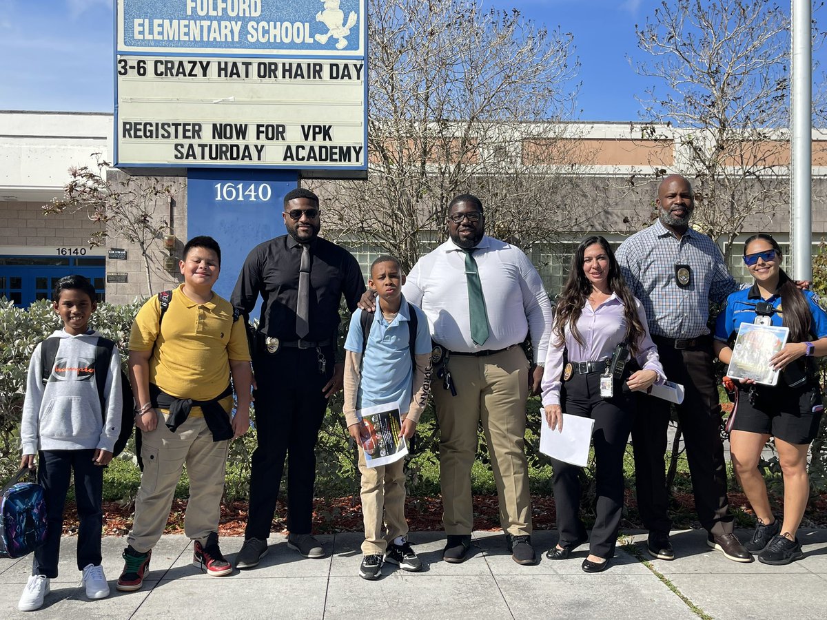 🎉We had a great surprise from the City of North Miami Beach PAL Detectives Daise, Aladin, Papikan, Dostaly, and Utreras ✅ Our Falcons were excited to meet the detectives and are looking forward to play for PAL 🎯 #YourBestChoiceMDCPS @SuptDotres @MDCPS @MDCPSNorth @CityNMB