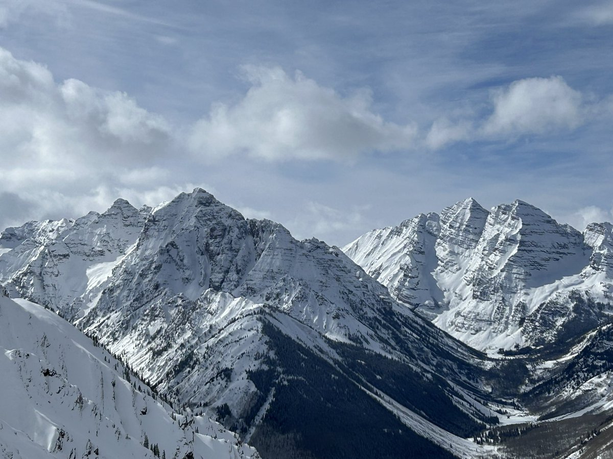 Pyramid Pk and the Maroon Bells from Highlands Pk #colorado