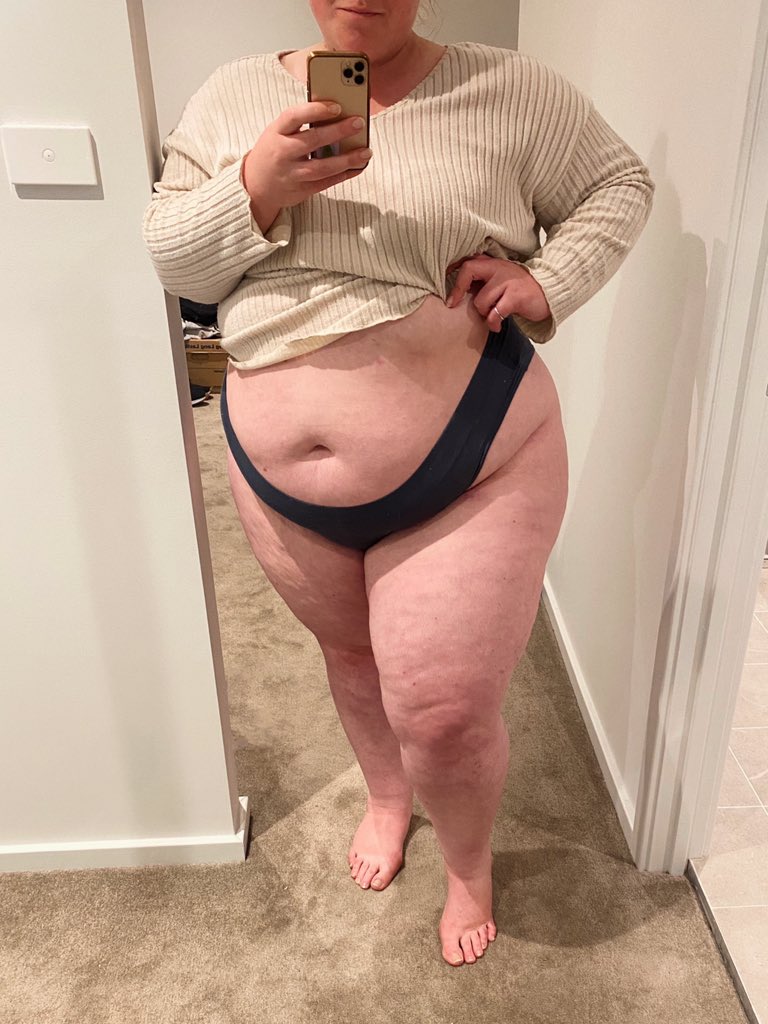 bbwamazon's tweet photo. What’s your preference on you SSBBW giant Queen: Front, back, or both? 😅💦

https://t.co/5UeFT4pV15 https://t.co/P95TTcOqIL