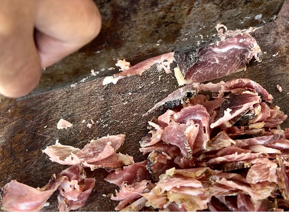 KunmingArea's tweet image. Pu'er's Qing Can Beans are in season! 🌱 Sweet, tender, and ready to be transformed into delicious Can Dou Baba with a mix of cured meats and greens. #YunnanSpring #FoodieHeaven