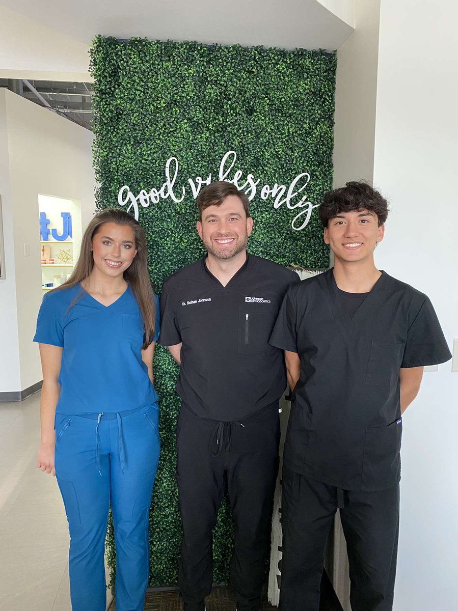 RoxyVegaSpanish's tweet photo. It’s Interim Week @randolphschool and these two scholar-athletes job shadowed Dr. Johnson at Johnson Orthodontics.  I’m so proud of my Michael!  #whyrandolph #interimweek @RAIDERSonGarth @RRaidersMBB @RRaidersBSB @RRaidersSB https://t.co/lxz5kQgI6f
