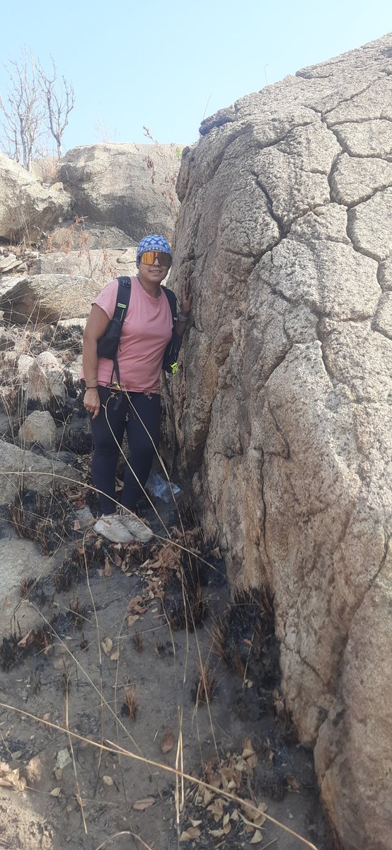 MeeraVelankar's tweet photo. Exploring small hillock near Kanakapura , Yadamadu hills, good resorts around and nice trails with multiple diff levels.
Excellent for cross training.@KarnatakaWorld https://t.co/QX5XHMu8kM