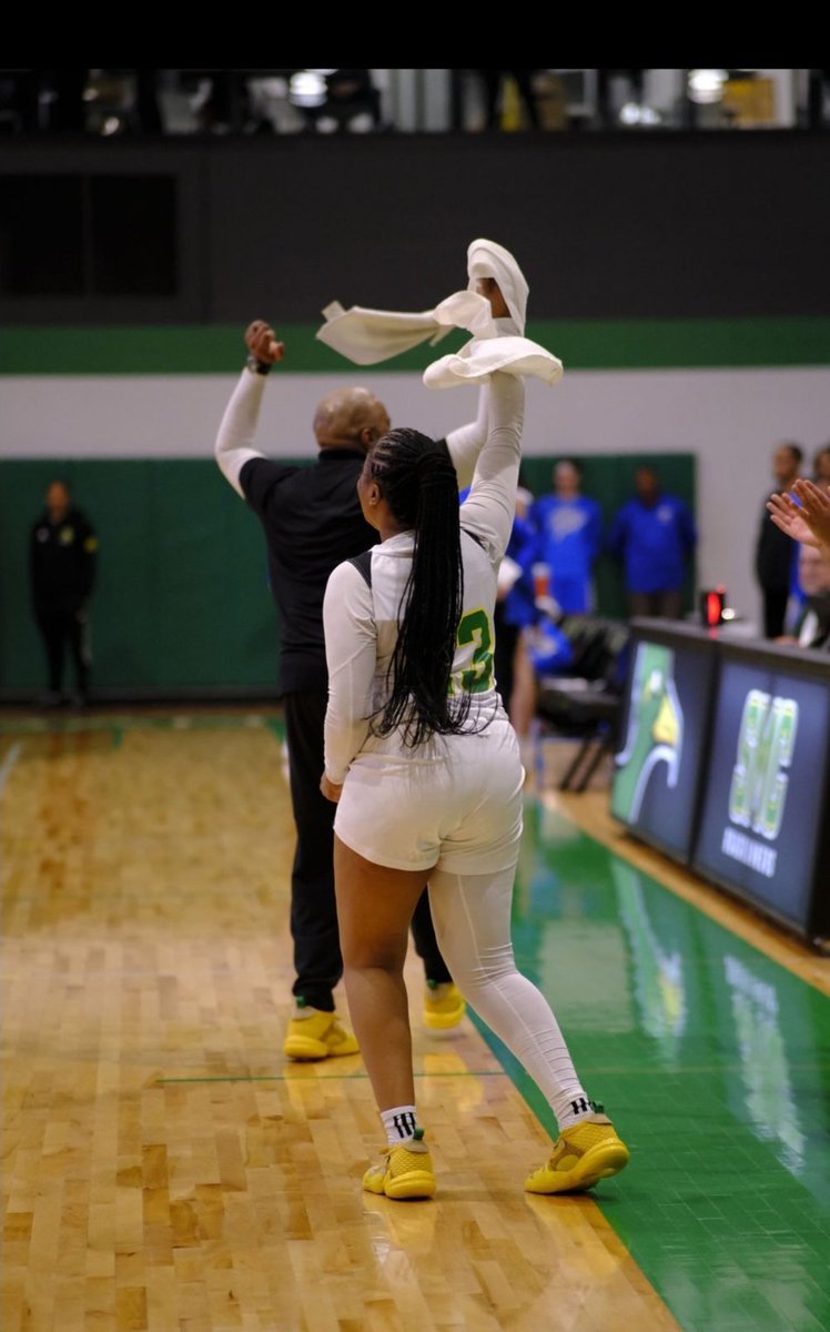 We heading out to Flint, MI. Make sure to pack a towel! 💚💛🏆💍🏆
<a href="/nalani25298041/">Naeeee 💕🗣</a>