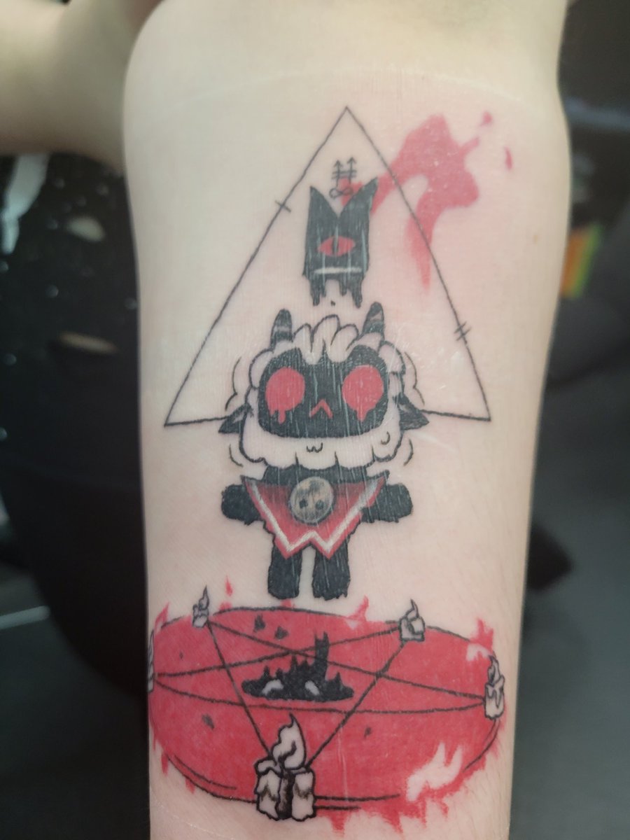 TheDovaQueen00's tweet photo. @cultofthelamb I got the main menu tattooed! Its my biggest piece so far on my left arm ❤️ https://t.co/B3KJ4NG6nh