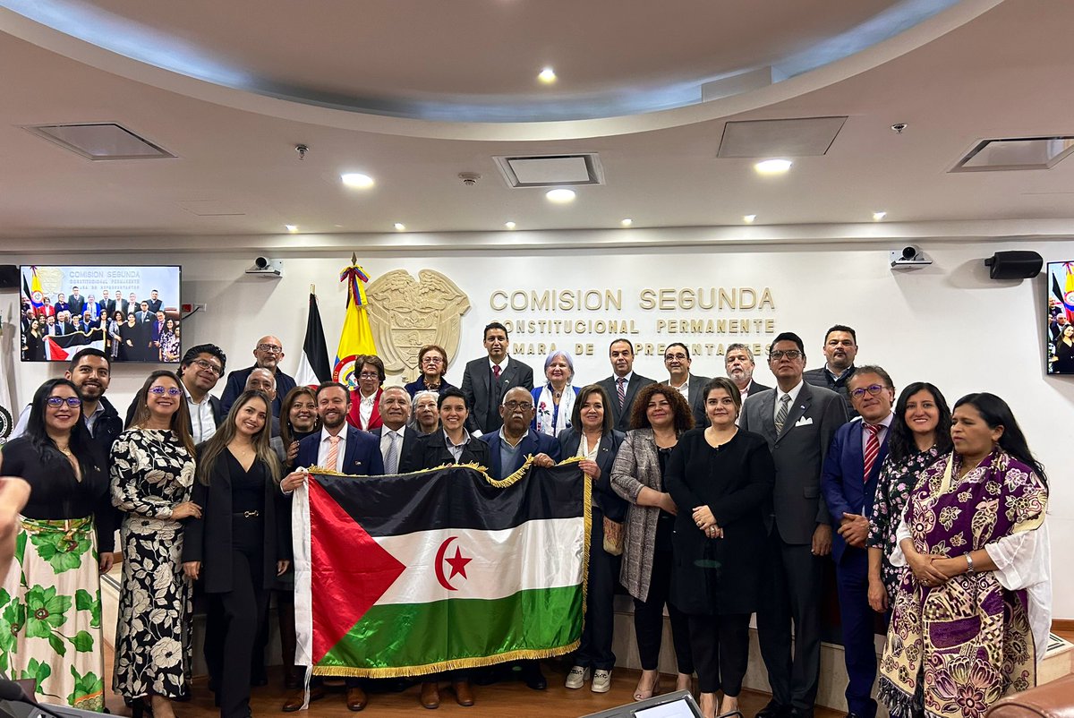 SERGIOCHICA21's tweet photo. Hoy en la conmemoración del 48 aniversario de la República Árabe Saharaui Democrática. Hacia la cooperación sur - sur para el intercambio en Administración Pública. Aparte del legado colonial español nos une la búsqueda de la paz @colombiasahara @Emb_rasd_co https://t.co/MGKTdvP7uE