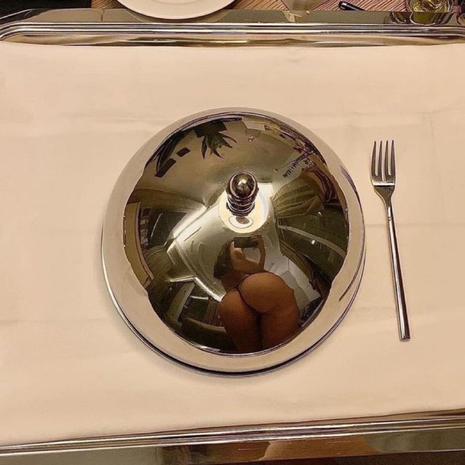iEroticaI's tweet photo. La cena que todos queremos tener: https://t.co/HGXwuHH76t