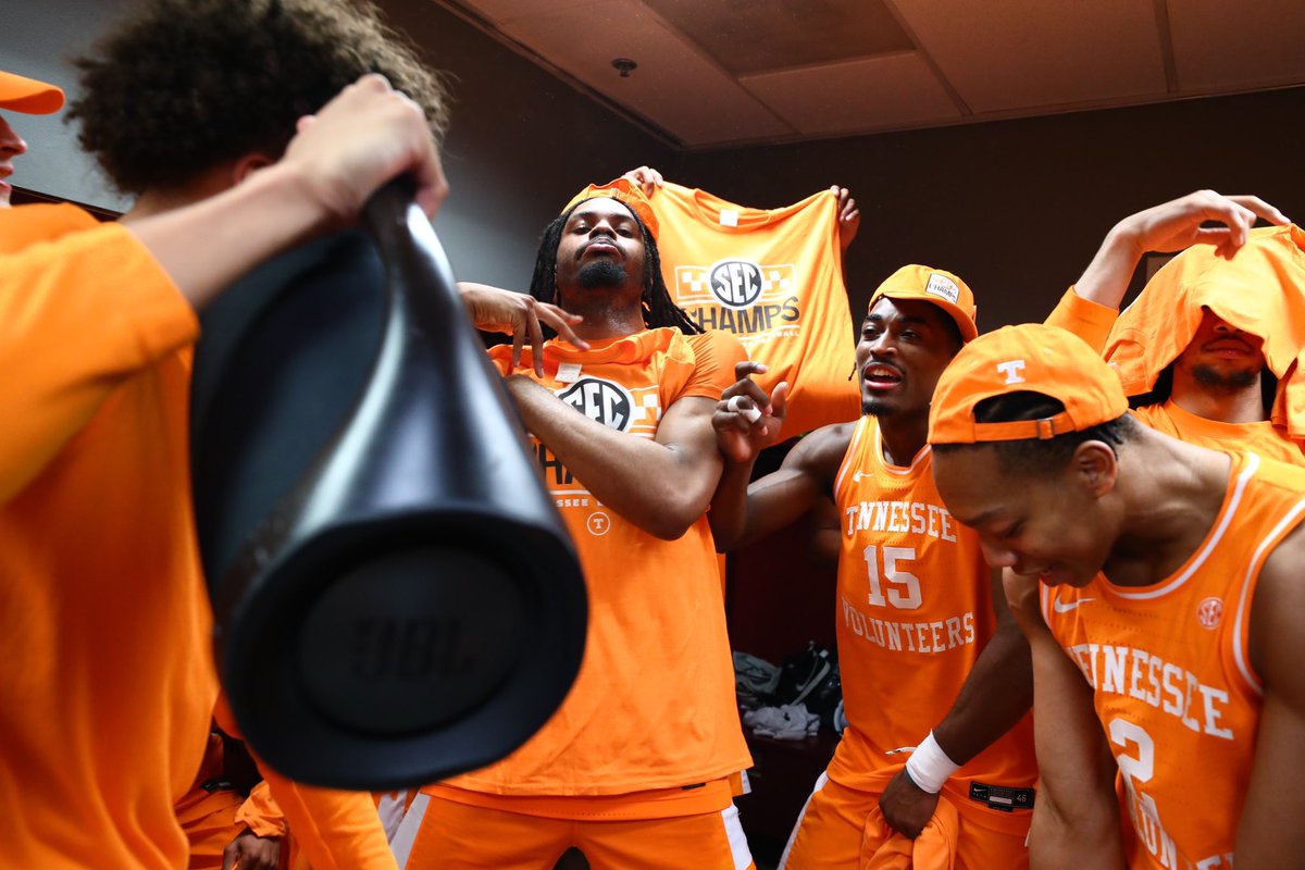 Vol_Hoops tweet picture