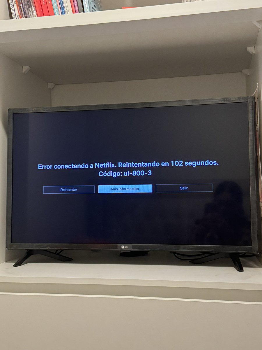 Ayuda 🥺 Desde hoy mi TV (<a href="/LGChile/">LG Chile</a>) no quiere entrar a <a href="/NetflixLAT/">Netflix Latinoamérica ⁷</a> 🥹 No es el internet, me funciona perfecto YouTube y CrunchyRoll ¿Alguien sabe qué puede ser?