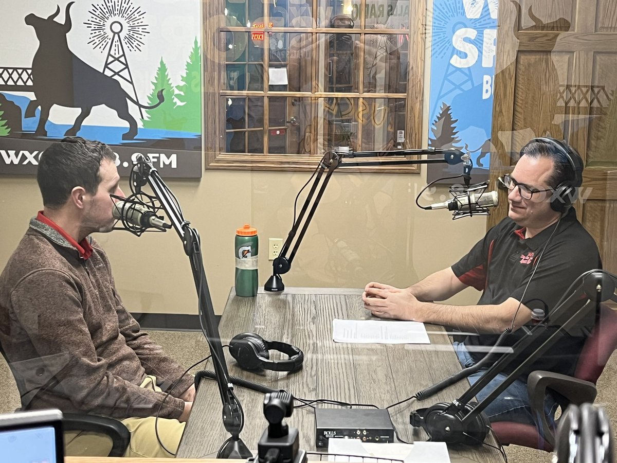 ChadHolmesWI's tweet photo. Thanks to tonight’s “Big High School Sports Show” guests Mosinee senior Landen Thomer and Marathon boys basketball coach Adam Jacobson for joining us.  You can hear the show at https://t.co/VTgEYKe8cb or wherever you get your podcasts.  #hsswi https://t.co/9ztw2txuhc