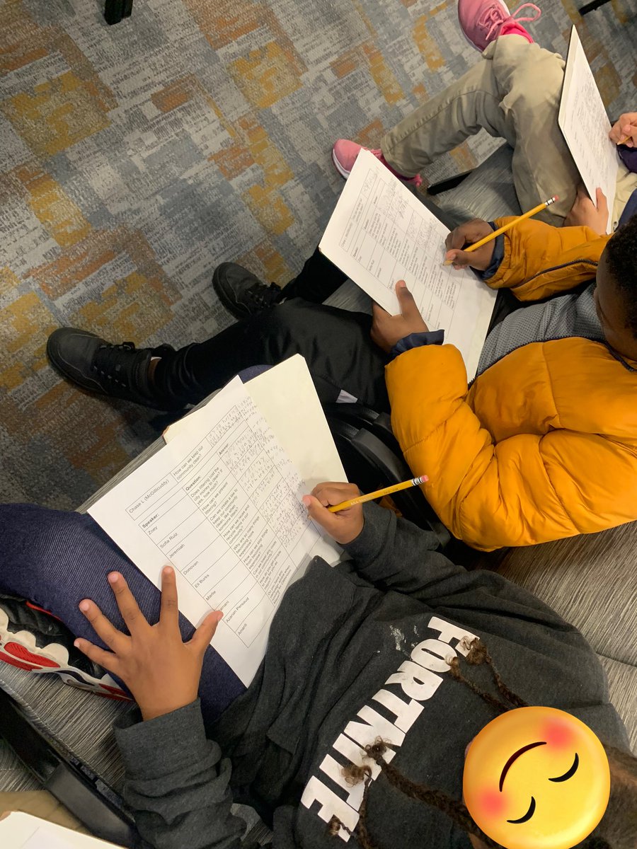 mrs_mcg_3rd's tweet photo. Third grade put their Interviewer hats on today and interviewed the Mayor! We also got to tour around City Hall and learn more about our Local Government βοΈ Now we can start our classroom campaign! #OnceUponARoadrunner #UnitingOurWorld #GlobalLeaders #STARwardSTEM https://t.co/8xsZfSMSgQ