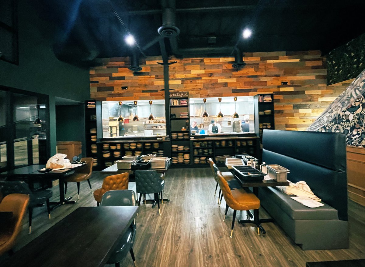 eatinglasvegas's tweet photo. First look! The new Esther’s Kitchen opens Friday…but of course yours truly couldn’t wait until then and had to be the first customer…and leave the first tip at the bar. 🍸🍹😉🥂👏🇮🇹🙏🍷
#EsthersKitchen
#DTLV
@EatTalkRepeat https://t.co/VXR1NQdRV4