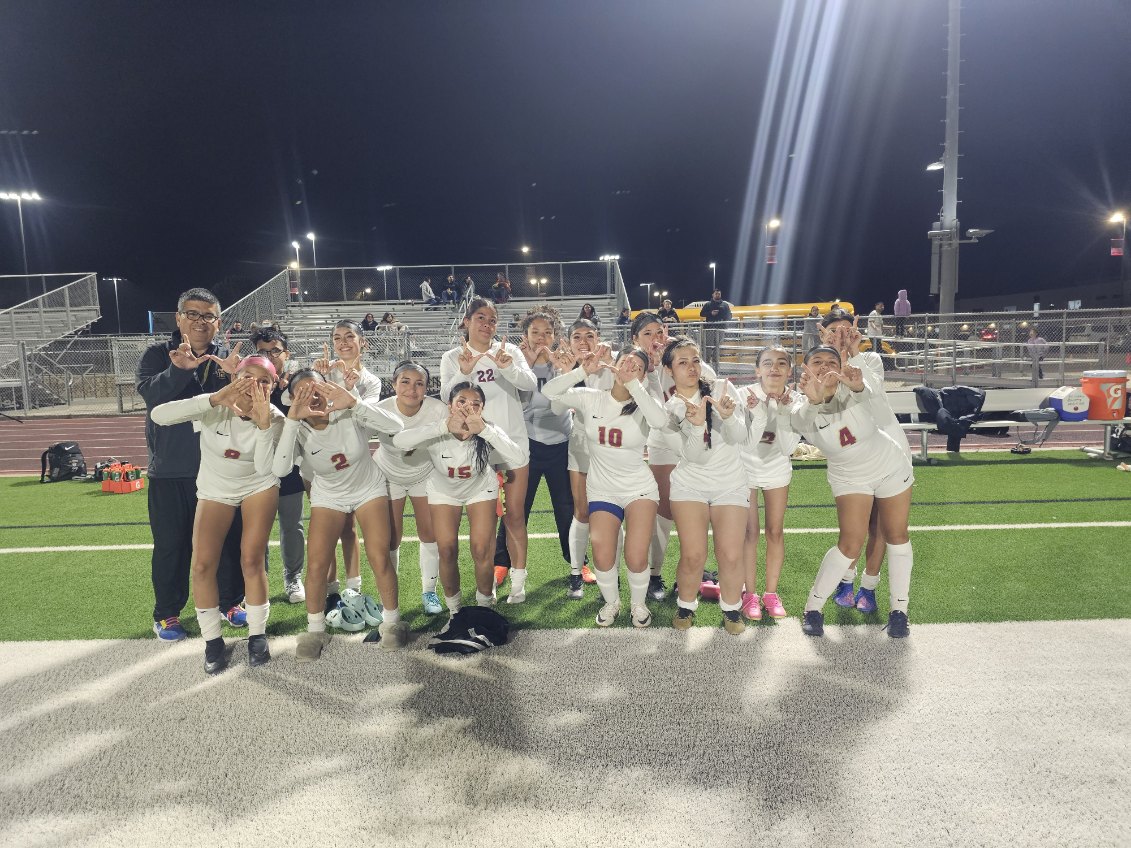 JCEnriquez_EDHS's tweet image. Congrats to Lady Aztec JV soccer team for their 1 to 0 victory over Socorro.

Sofia Rodriguez ⚽️
Liz Avila assist.

@EDAztecs_HS @ELDO_GSoccer