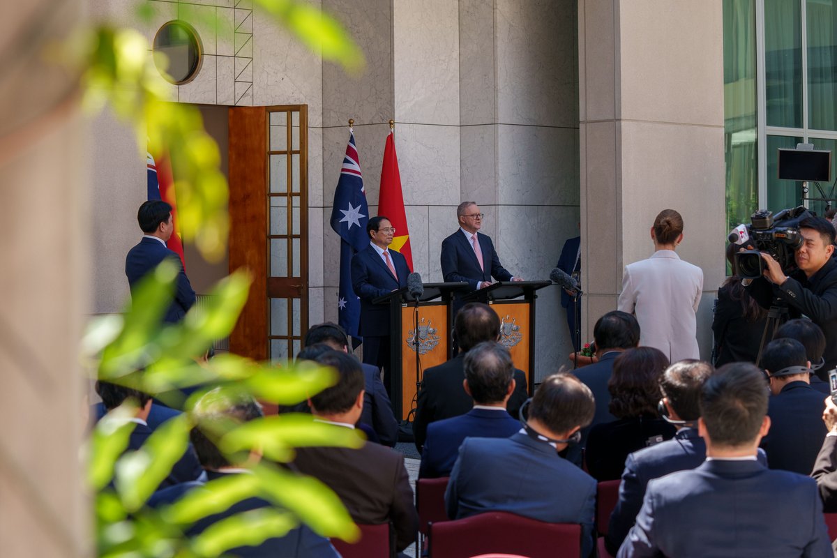 AlboMP's tweet photo. Australia and Vietnam are bringing our relationship closer. 

Our Comprehensive Strategic Partnership will mean closer cooperation between our countries.

We're working together in areas like climate change, digital transformation, defence, trade and education. https://t.co/F8xocs2dOW