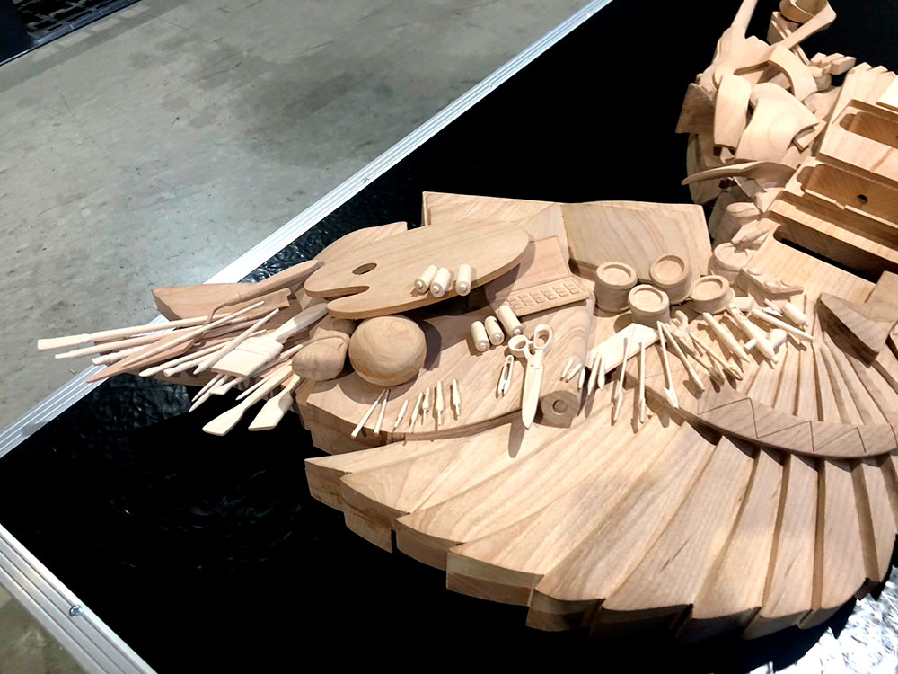 ／ 📢ESP×#初音ミク 「創作の翼」進捗情報 ＼ 鋭意製作中の、#Rella さんが描いた初音ミク16周年ビジュアル「創作の羽根」をモチーフとしたギター🎸、「創作の翼」の作業状況を更新しました。 ➡️espguitars.co.jp/lp/wings_of_cr… 木工作業もいよいよ最終過程。 そして塗装へ… #espguitars