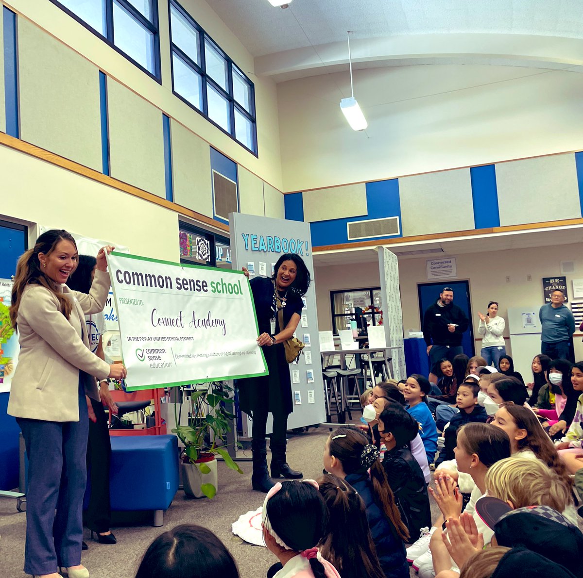 👏🏽 We’re happy to share that we are officially a #commonsenseschool ! Thank you @PUSDinnovate and @powayunified for presenting our new banner! @CommonSenseEd #hybridlearning #independentstudy #weareconnectacademy #powayunified